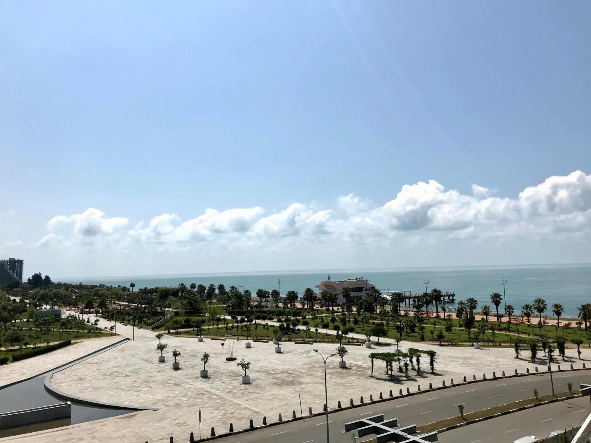 Orbi Beach Tower Aparts Batumi Exterior foto